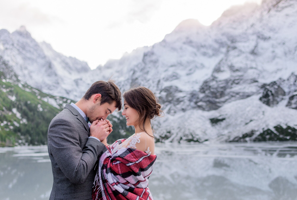 Une femme et un homme lors d’un premier rendez-vous à Grenoble