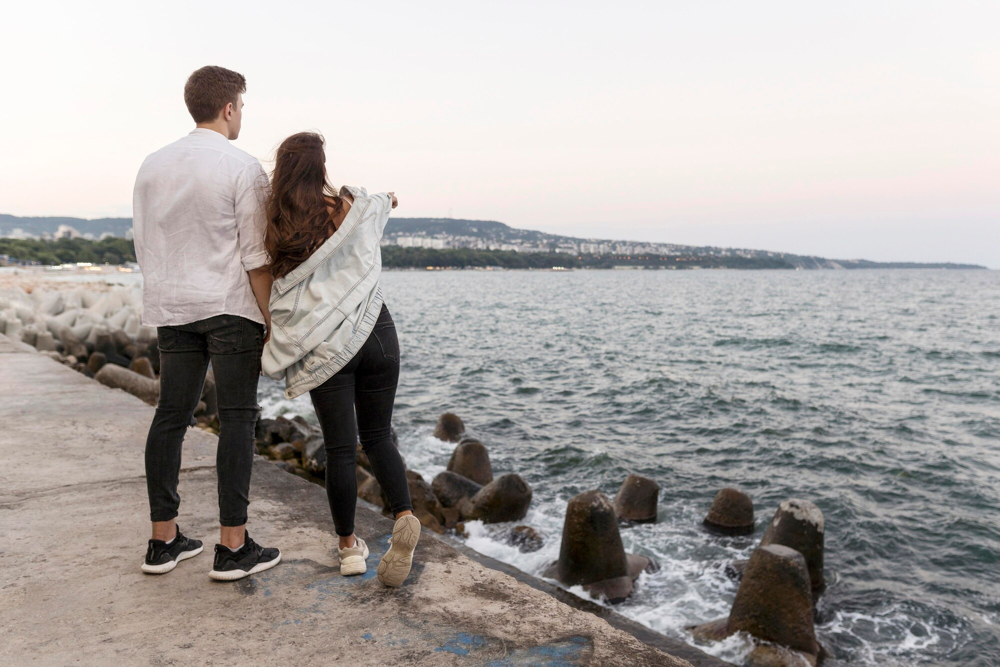 Une femme et un homme lors d’un premier rendez-vous à Le Havre