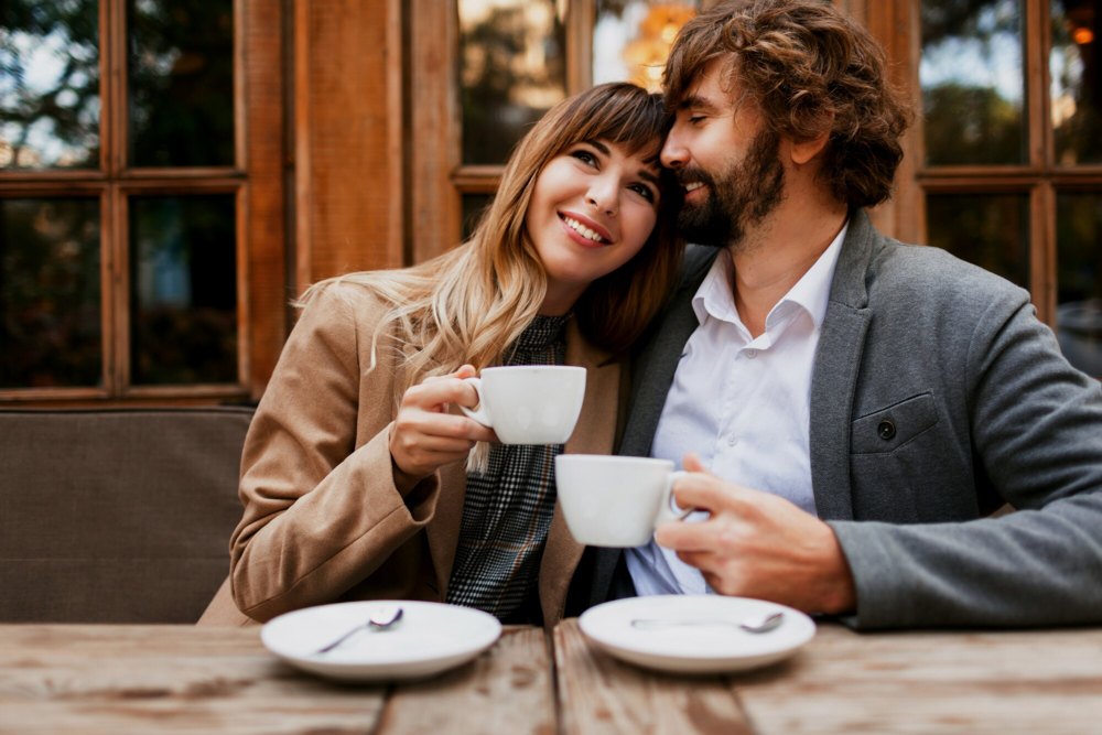 Une femme et un homme lors d’un premier rendez-vous à Nantes