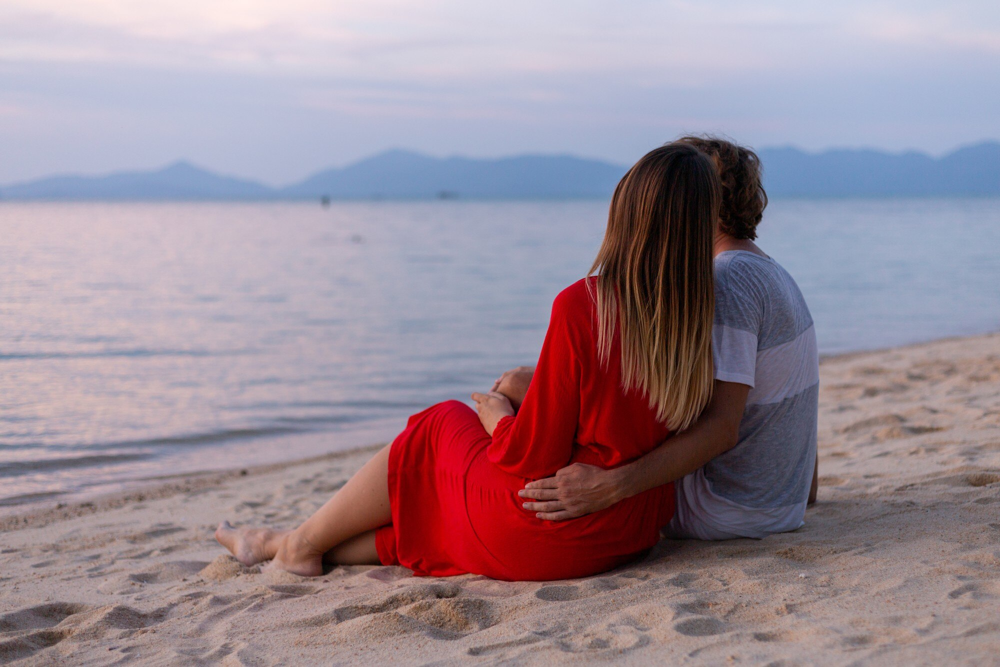Une femme et un homme lors d’un premier rendez-vous à Toulon
